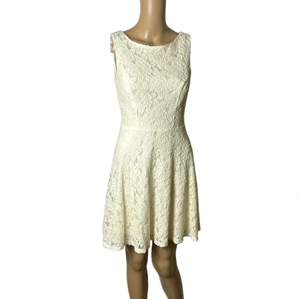 Vtg,lace all over,lined ,fit&Flare dress,size 5.feminine, Y2K,ivory,SPEECHLESS